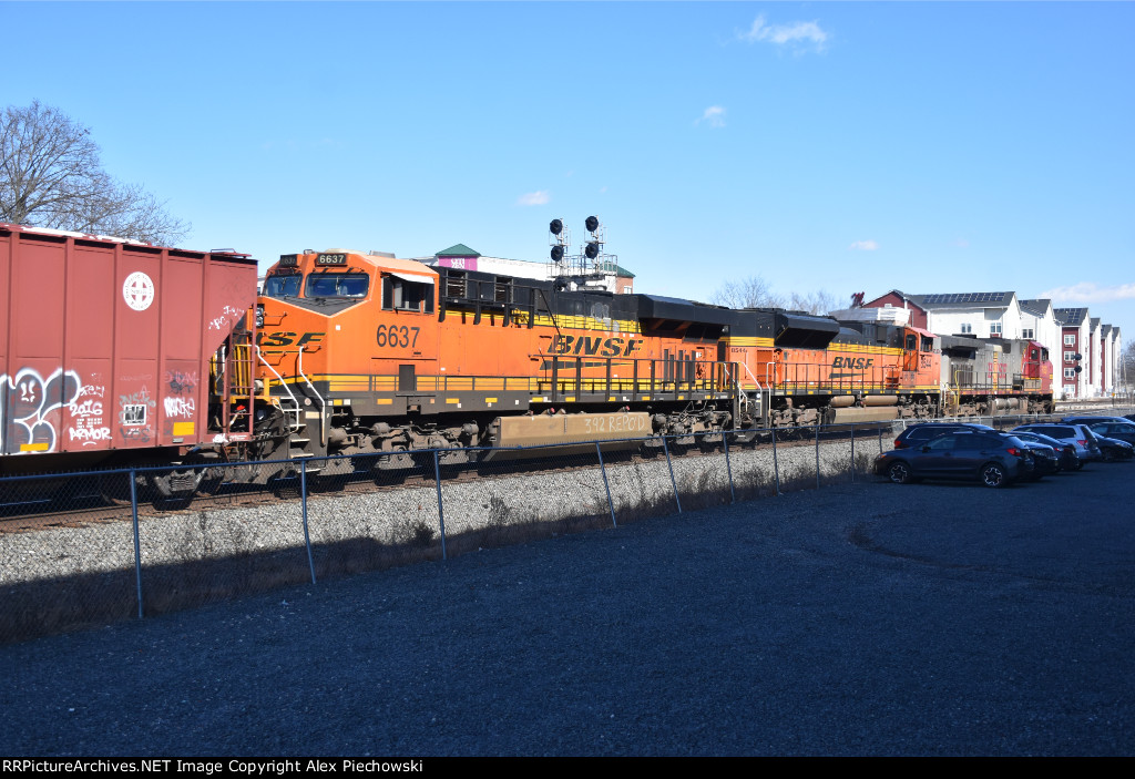 BNSF 6637